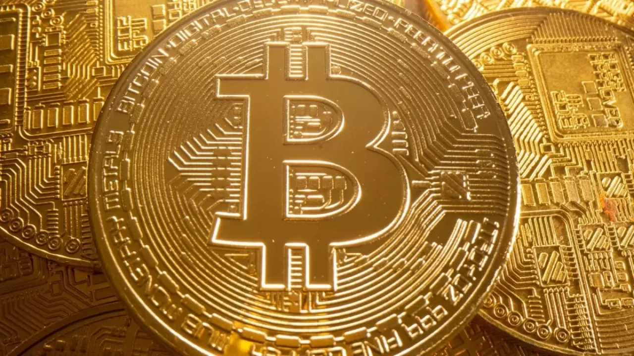 Bitcoin ve hisse senetleri rekor kırdı