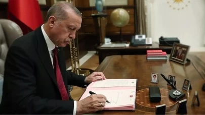 Cumhurbaşkanı Erdoğan, 7 üniversiteye yeni rektör ataması gerçekleştirdi ve imzasını attı.