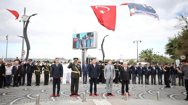 Zafer'in 102'nci yılı Silivri'de düzenlenen törenle kutlandı