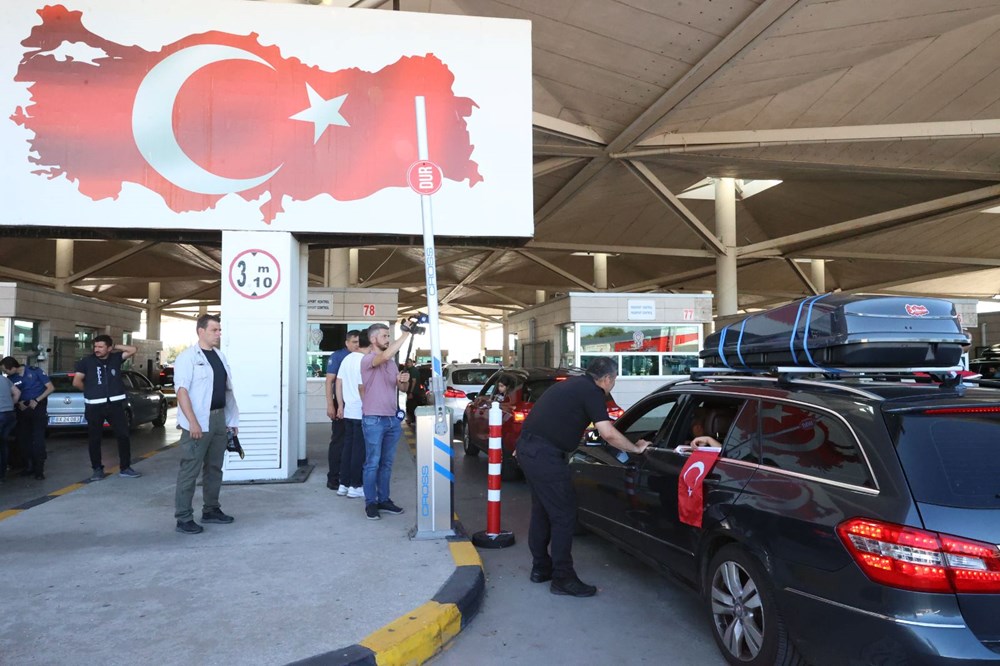 Gurbetçilerin sınır kapısındaki çilesi: 13 saat beklediler