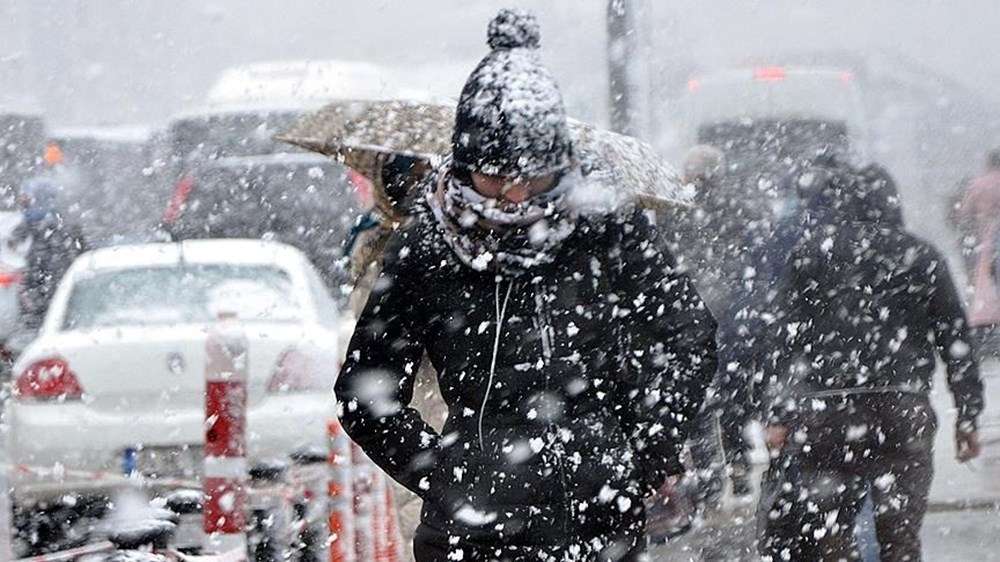 İstanbul'a kar ne zaman geliyor? Uçuşlar iptal edildi, AKOM ve İSKİ'den uyarı