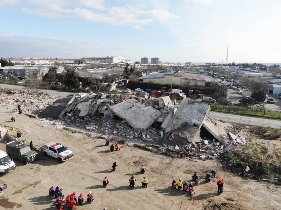 Silivri Belediyesi, 6 Şubat depreminin yıl dönümünde deprem tatbikatı gerçekleştirdi